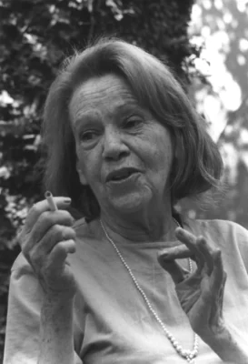 Black-and-white portrait of Mexican writer Elena Garro, reflecting her thoughtful expression and literary legacy.